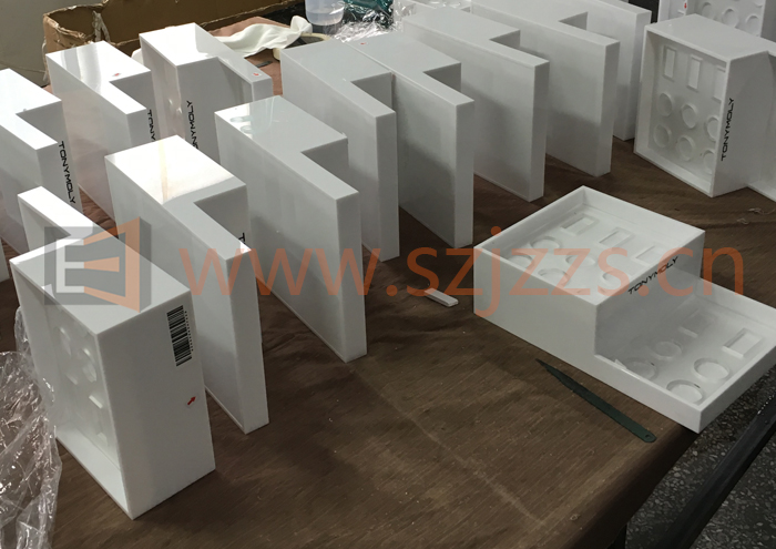 亚克力展示架粘接完成
